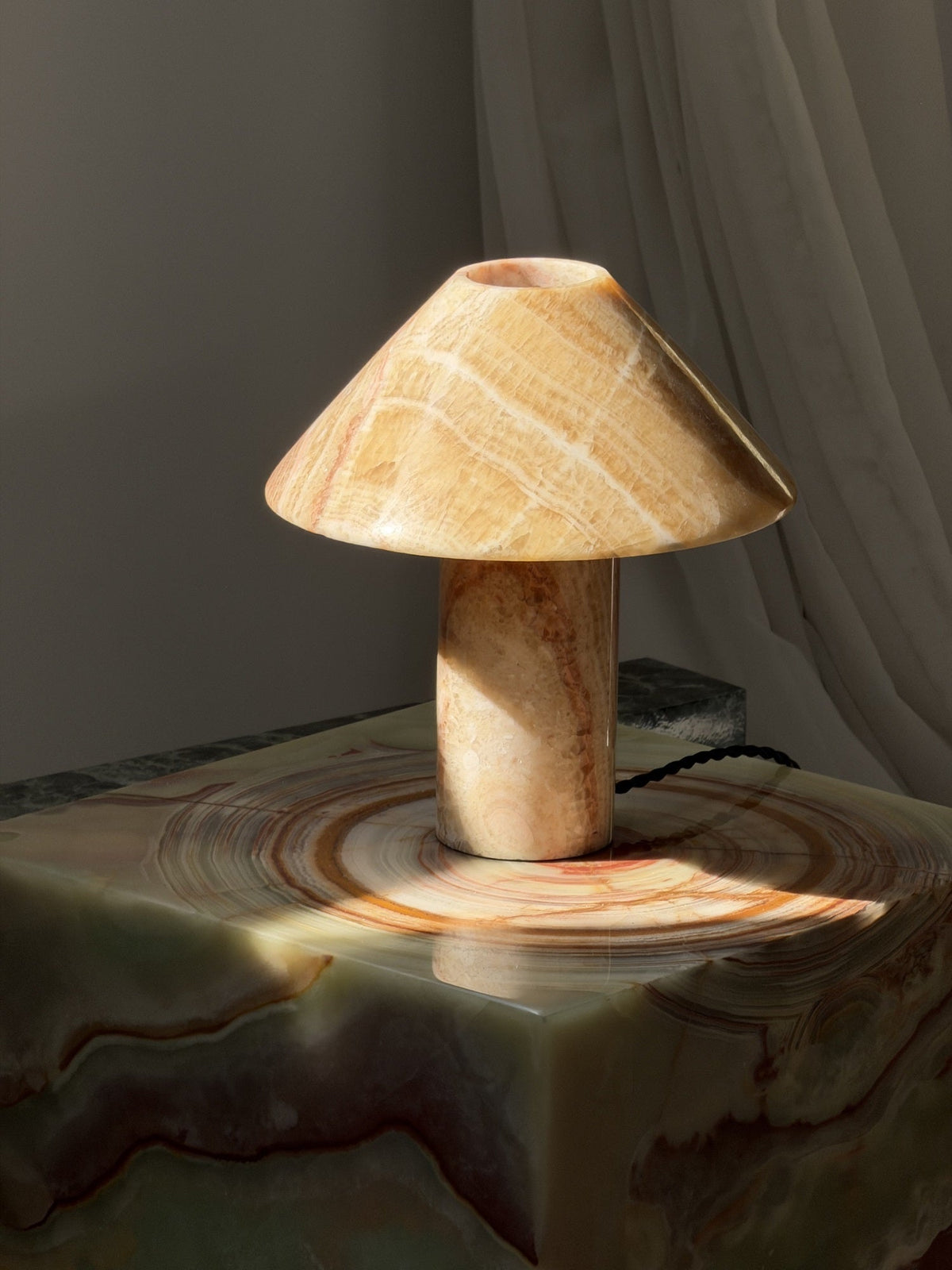 Pillar lampada da tavolo in pietra Onyx ciano