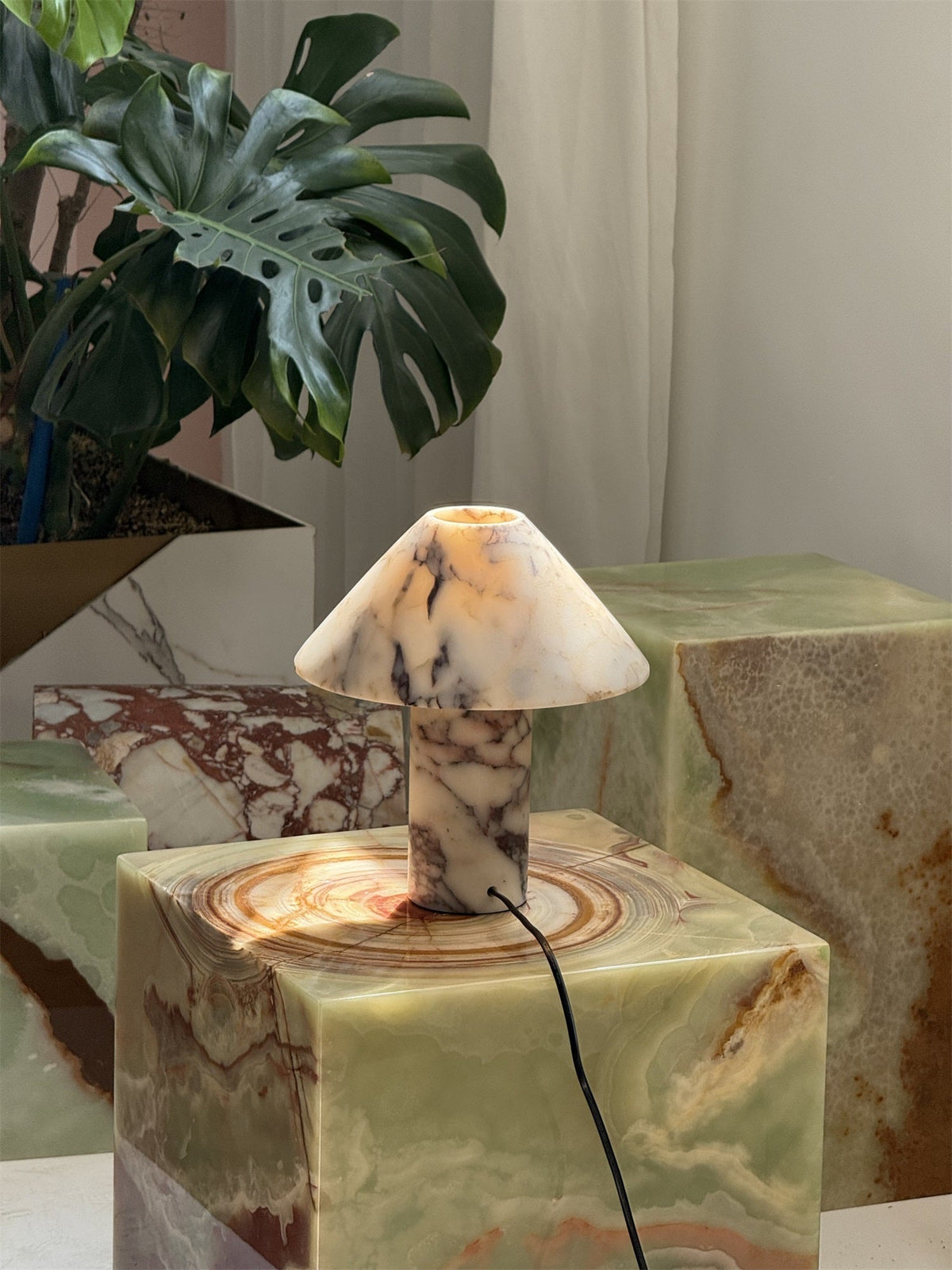 Pillar lampada da tavolo in pietra Onyx ciano