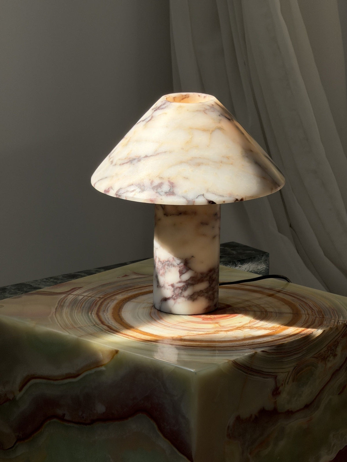 Pillar lampada da tavolo in pietra Onyx ciano