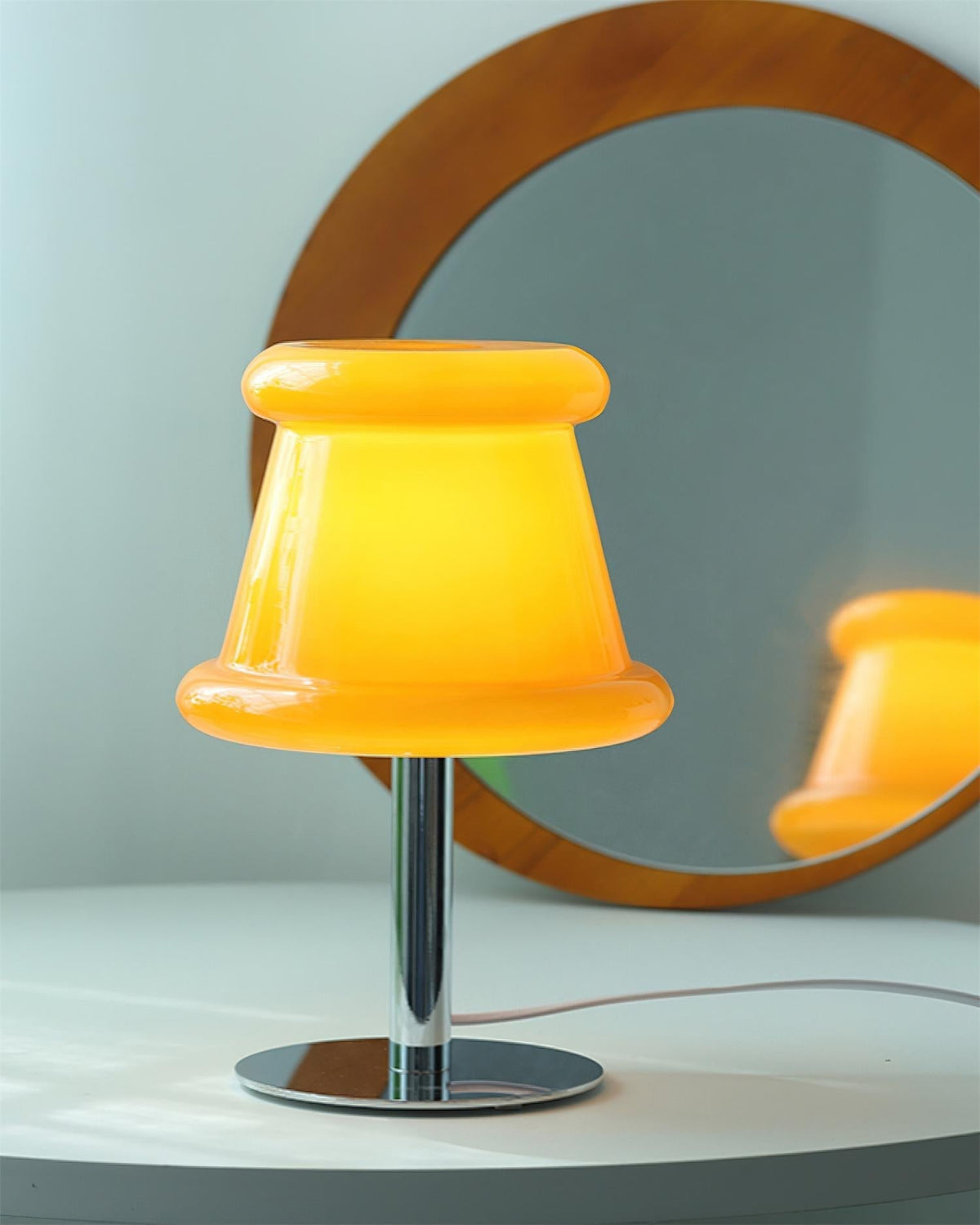 Amber lampada da tavolo