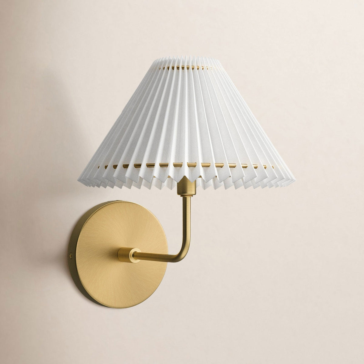 Cirinora applique