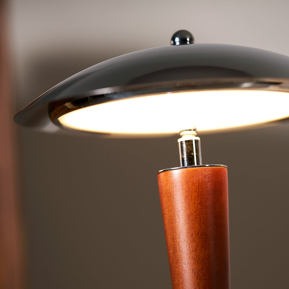 Veliseria lampada da tavolo