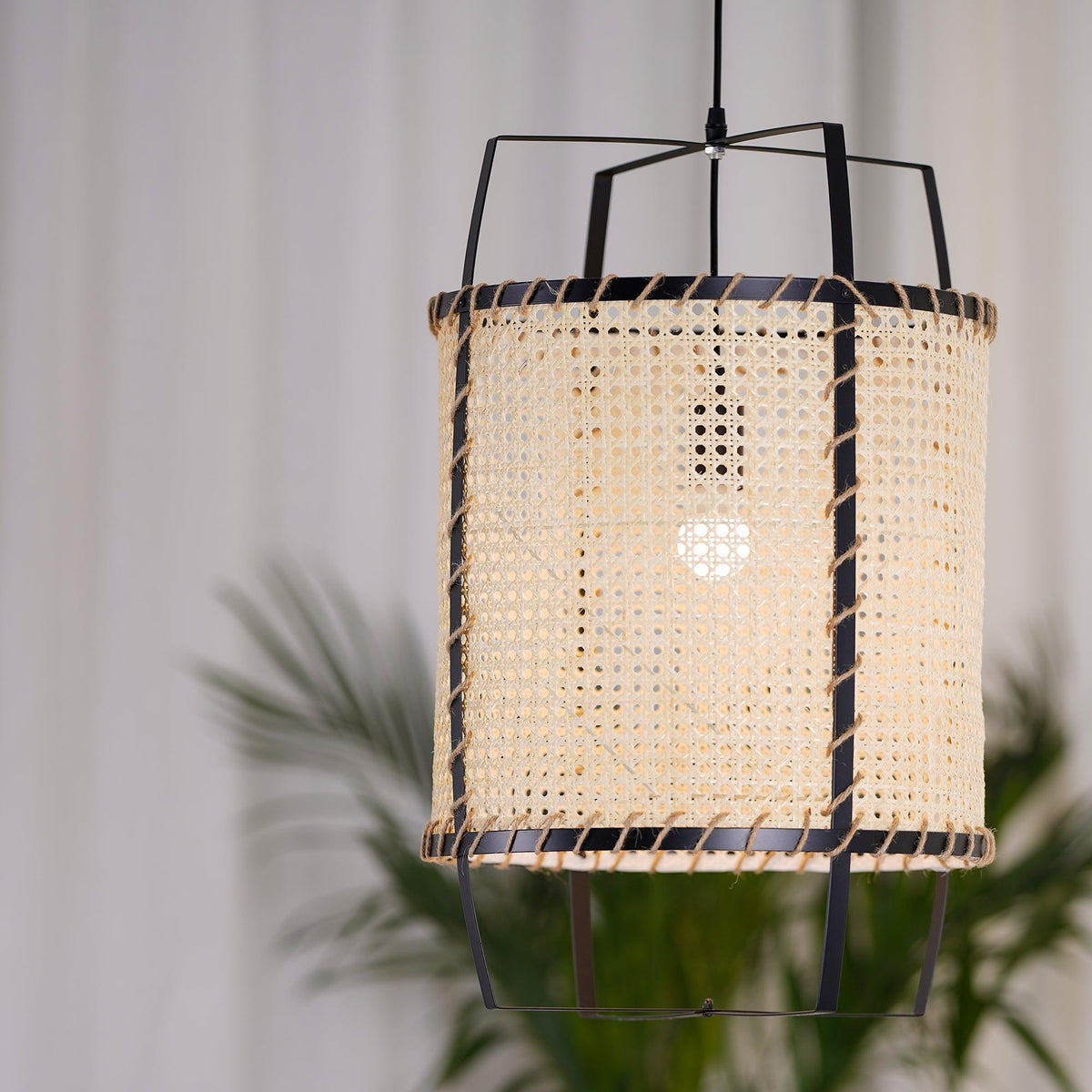 Kevis lampada a sospensione Struttura metallica in canna di rattan stile industriale