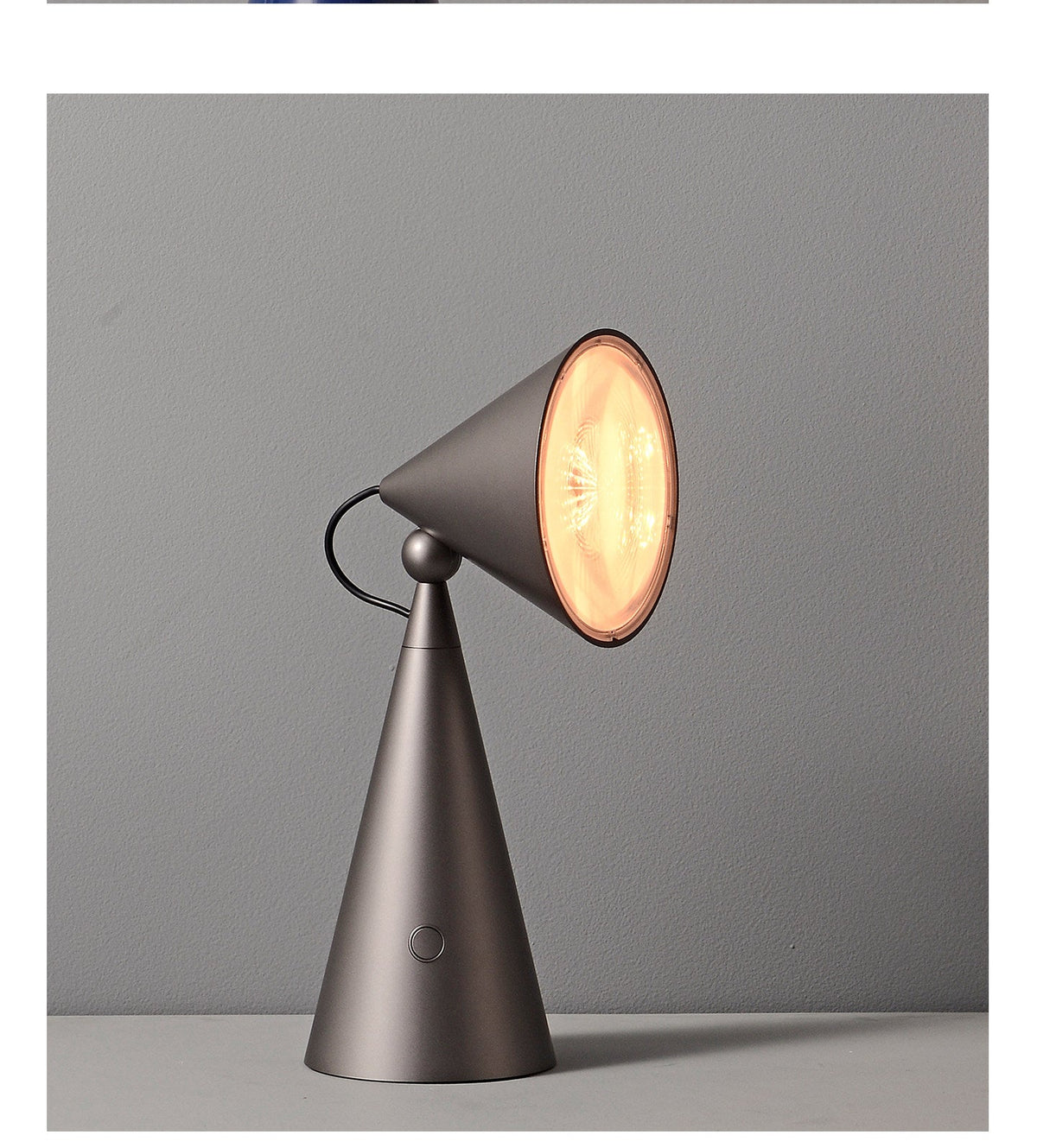 Rechargeable lampada da tavolo a cono