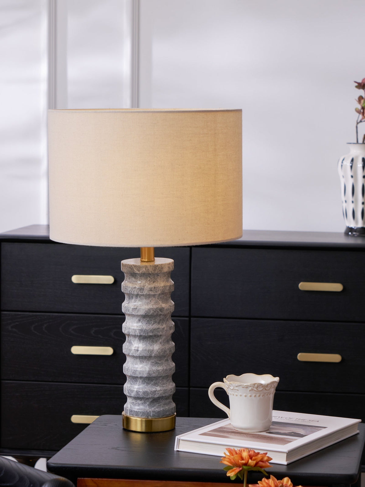 Petirielle lampada da tavolo in Pietra moderna