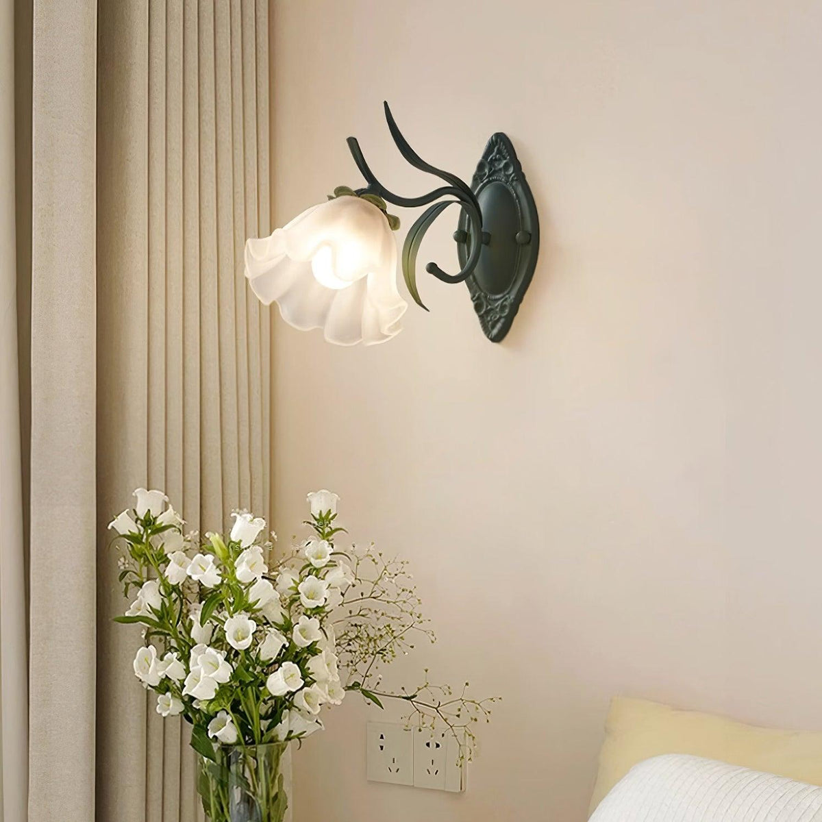 Lampada da parete vintage con paralume in vetro floreale per camera da letto e soggiorno