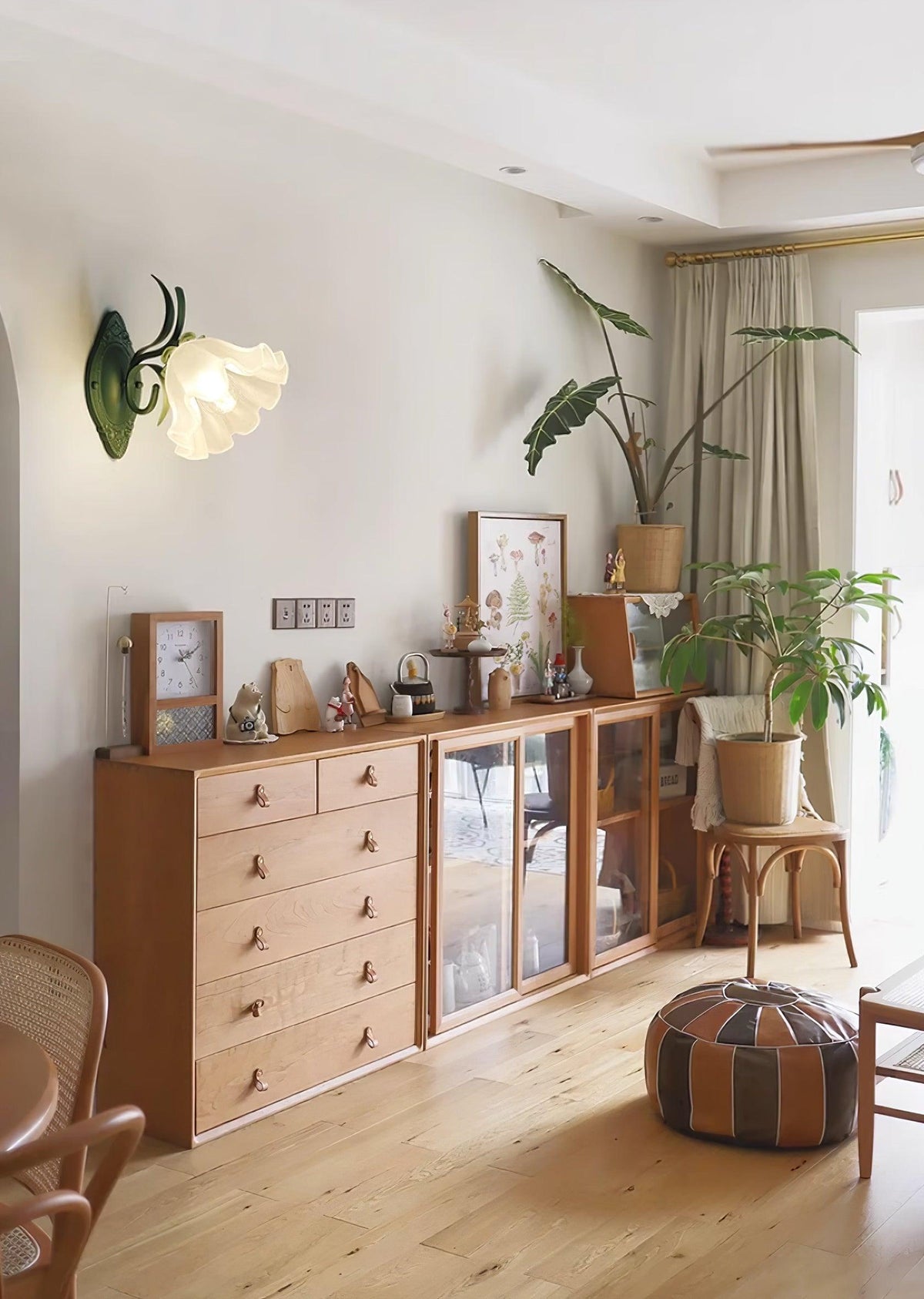 Lampada da parete vintage con paralume in vetro floreale per camera da letto e soggiorno