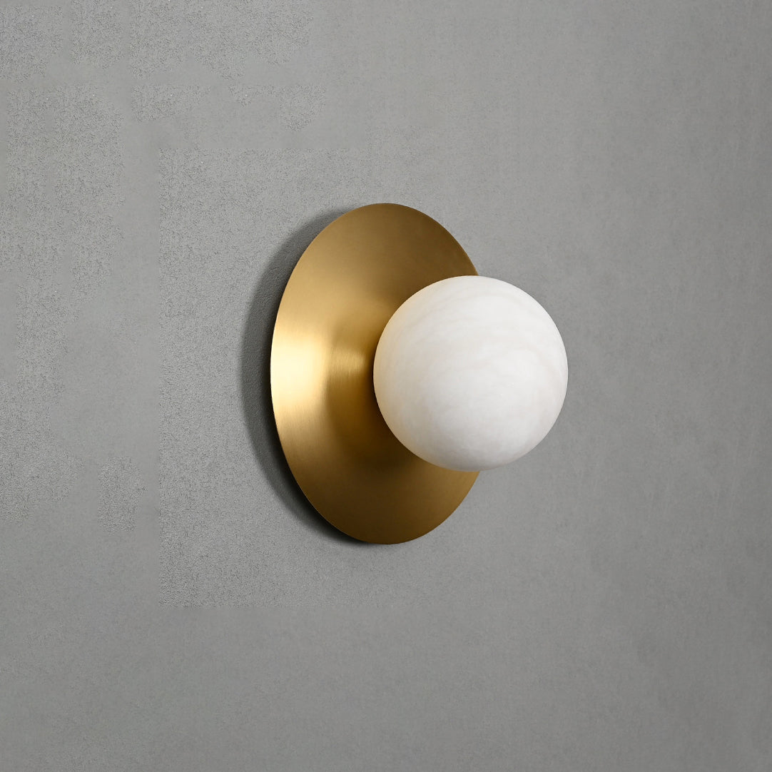 Eirueria applique alabastro Orb Sconce a globo