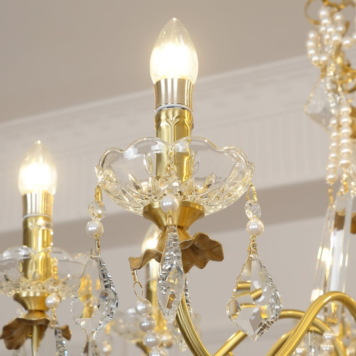 Lampadario Corpo in ottone Gocce di Cristallo Perla Eleganza vintage