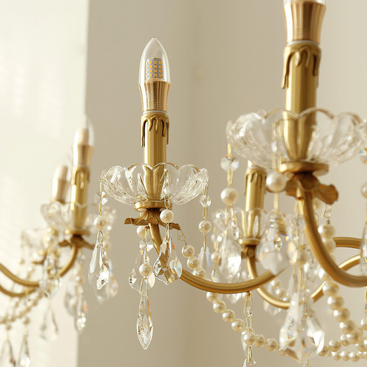 Lampadario Corpo in ottone Gocce di Cristallo Perla Eleganza vintage