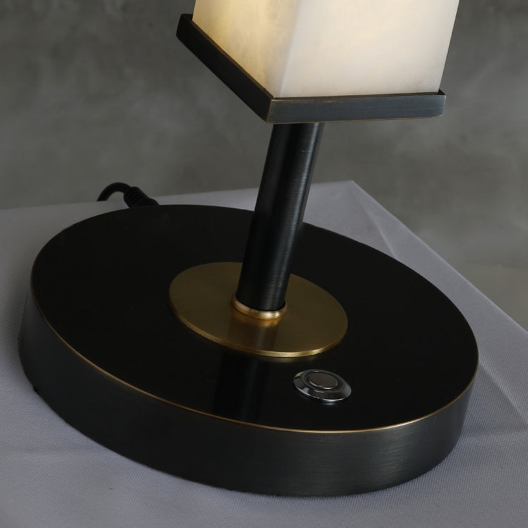 Lioraniella lampada da tavolo