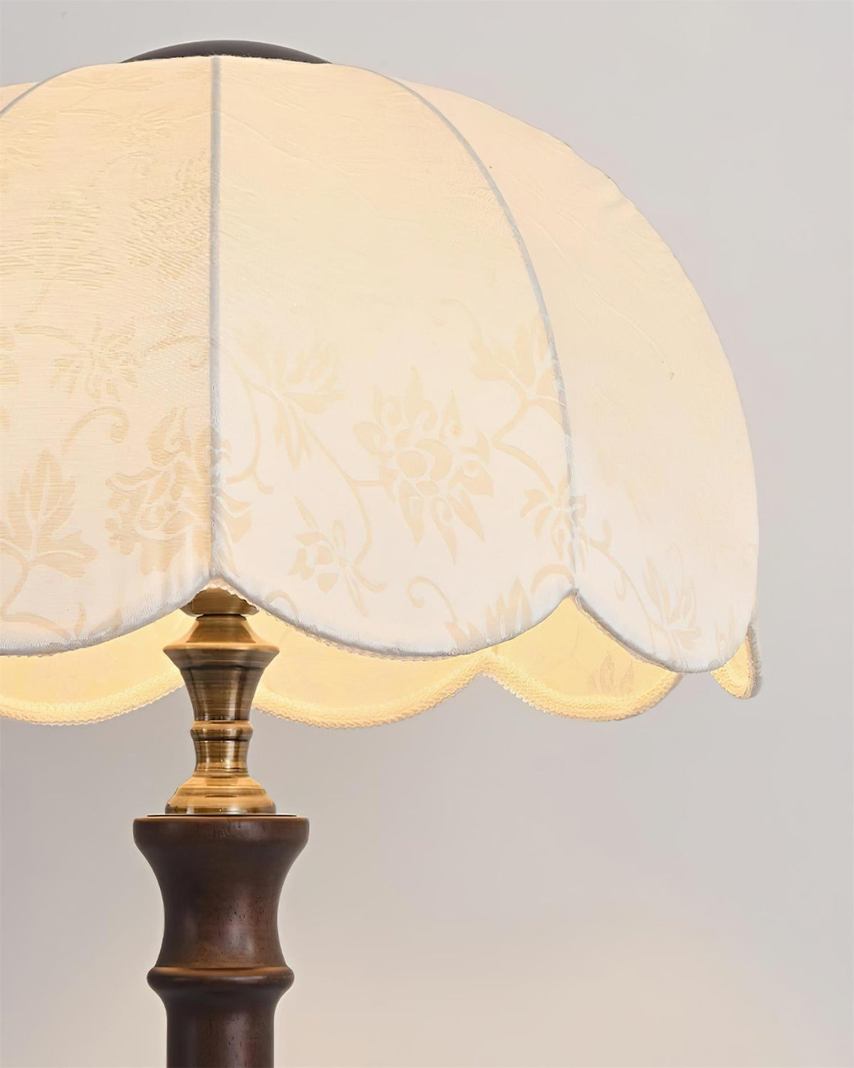 Viraoella lampada da terra