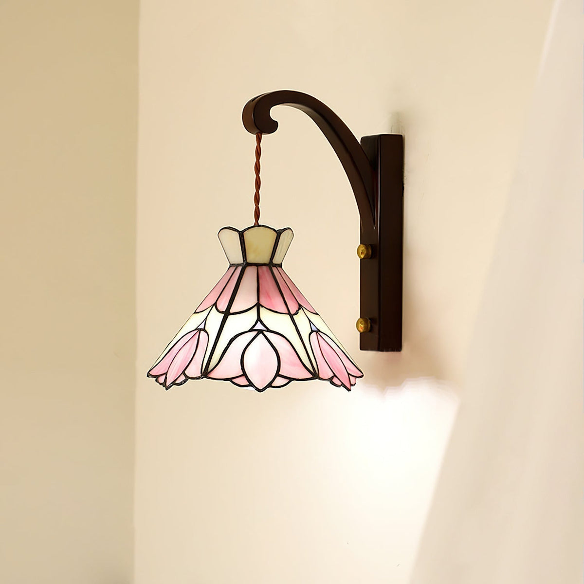Lampada da parete corpo in legno paralume vetro Tiffany rosa floreale stile vintage Art Deco