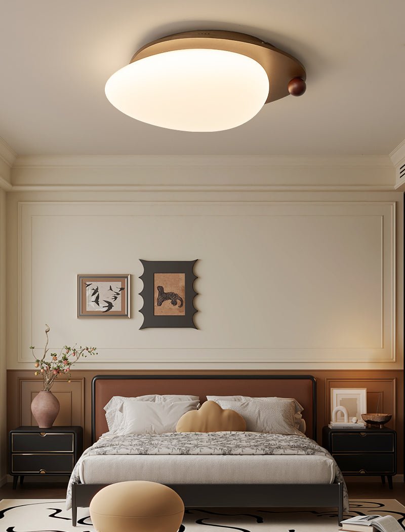 Lampada da soffitto con cornice in legno di noce
