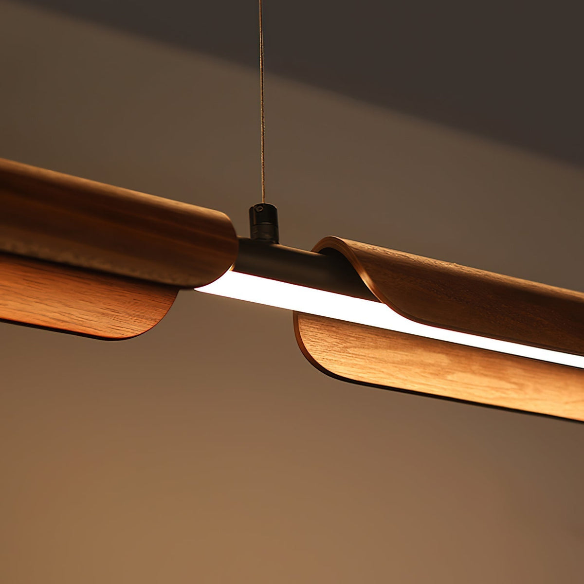 Syliraine lampadario in legno