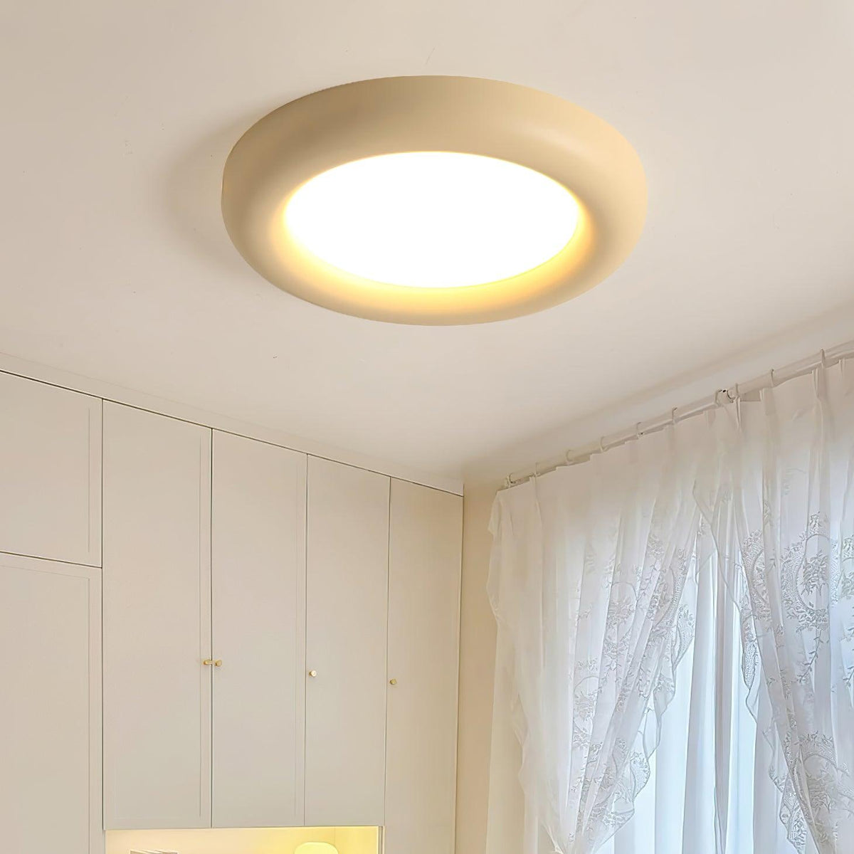 Lampada da soffitto beige plafoniera con rosone minimalista