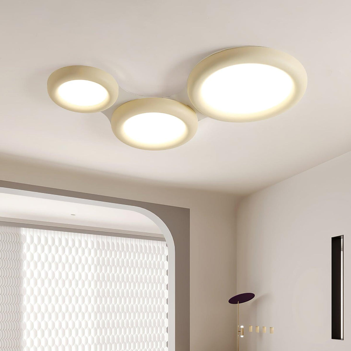 Lampada da soffitto beige plafoniera con rosone minimalista