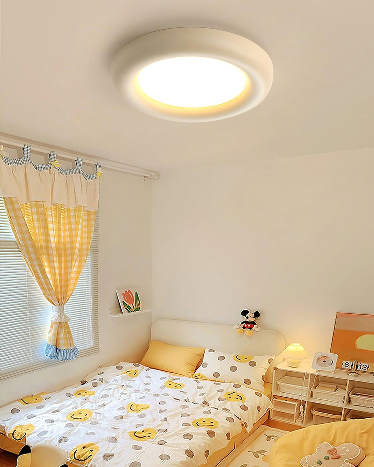 Lampada da soffitto beige plafoniera con rosone minimalista