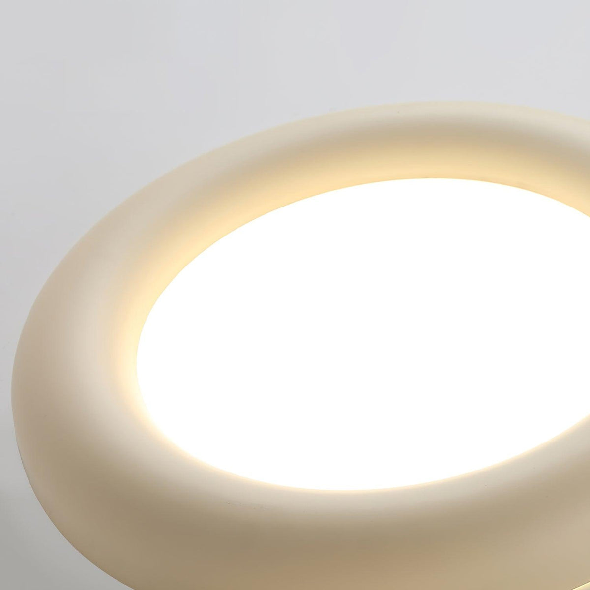Lampada da soffitto beige plafoniera con rosone minimalista