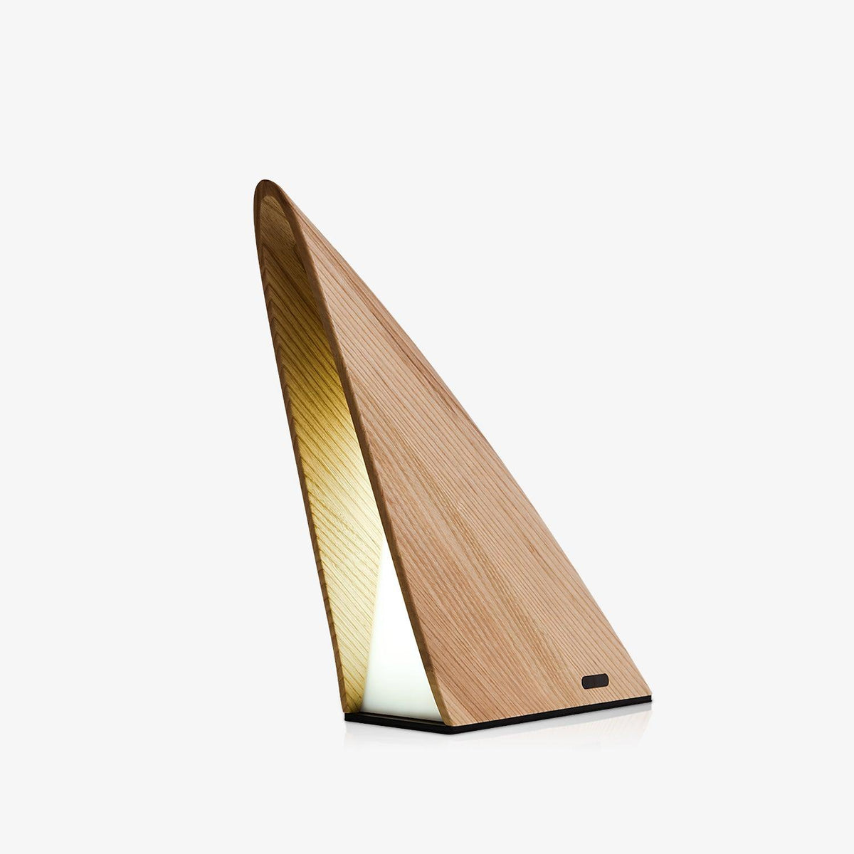 Justin lampada da tavolo minimalista in legno