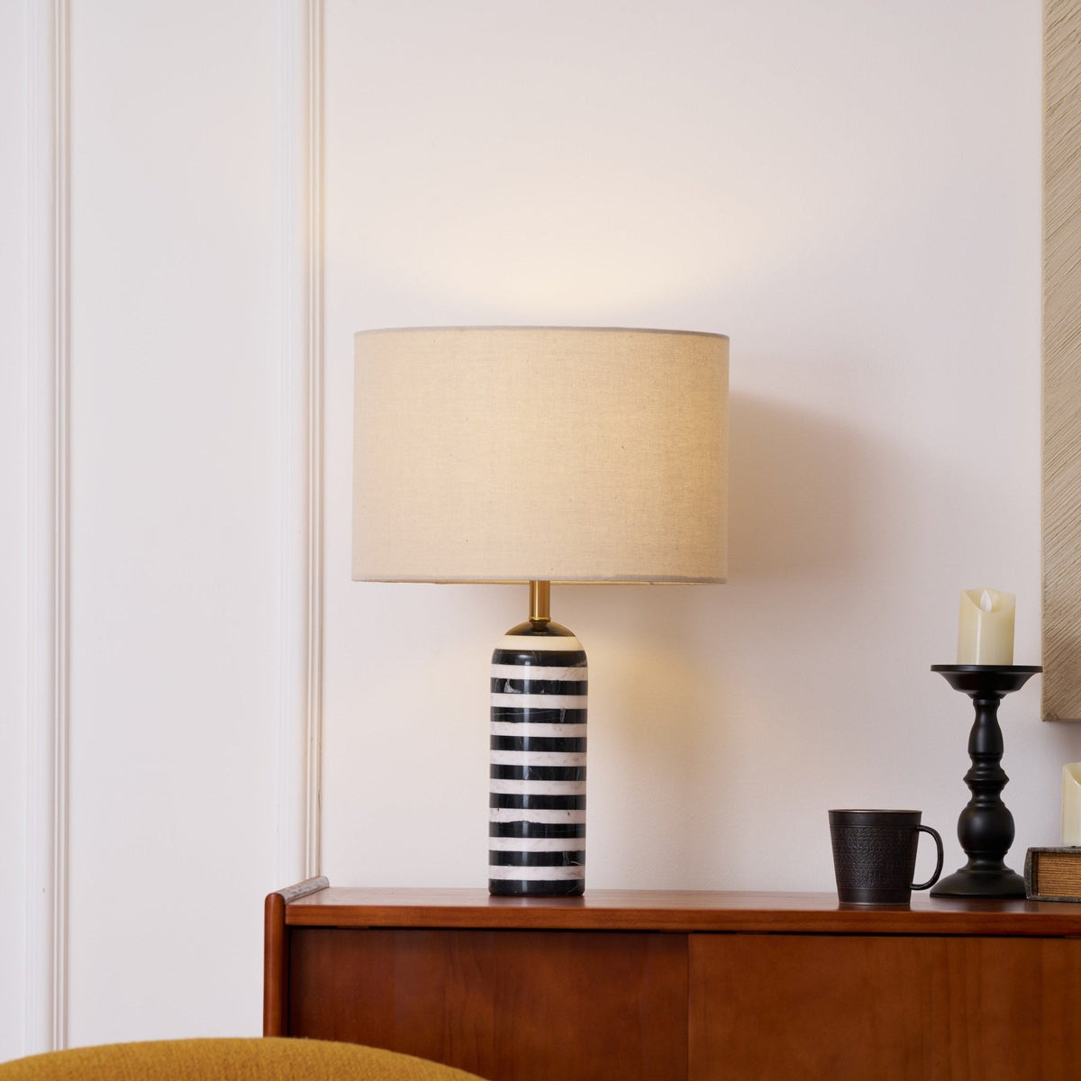 Avery lampada da tavolo contemporanea
