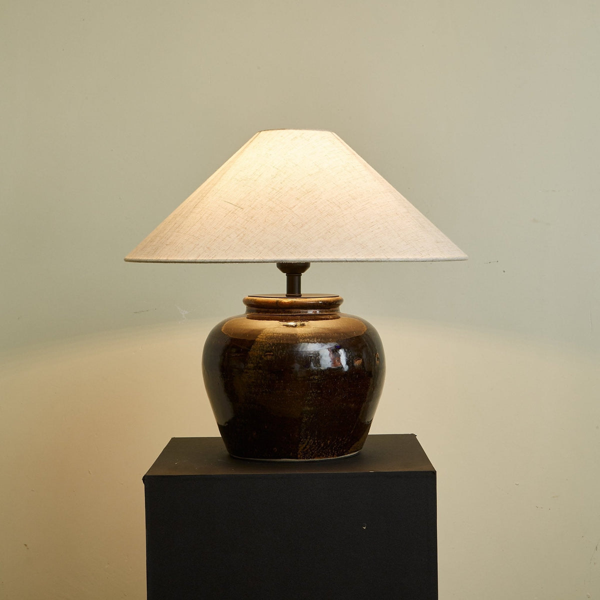 Ravien Umber Jar lampada da tavolo