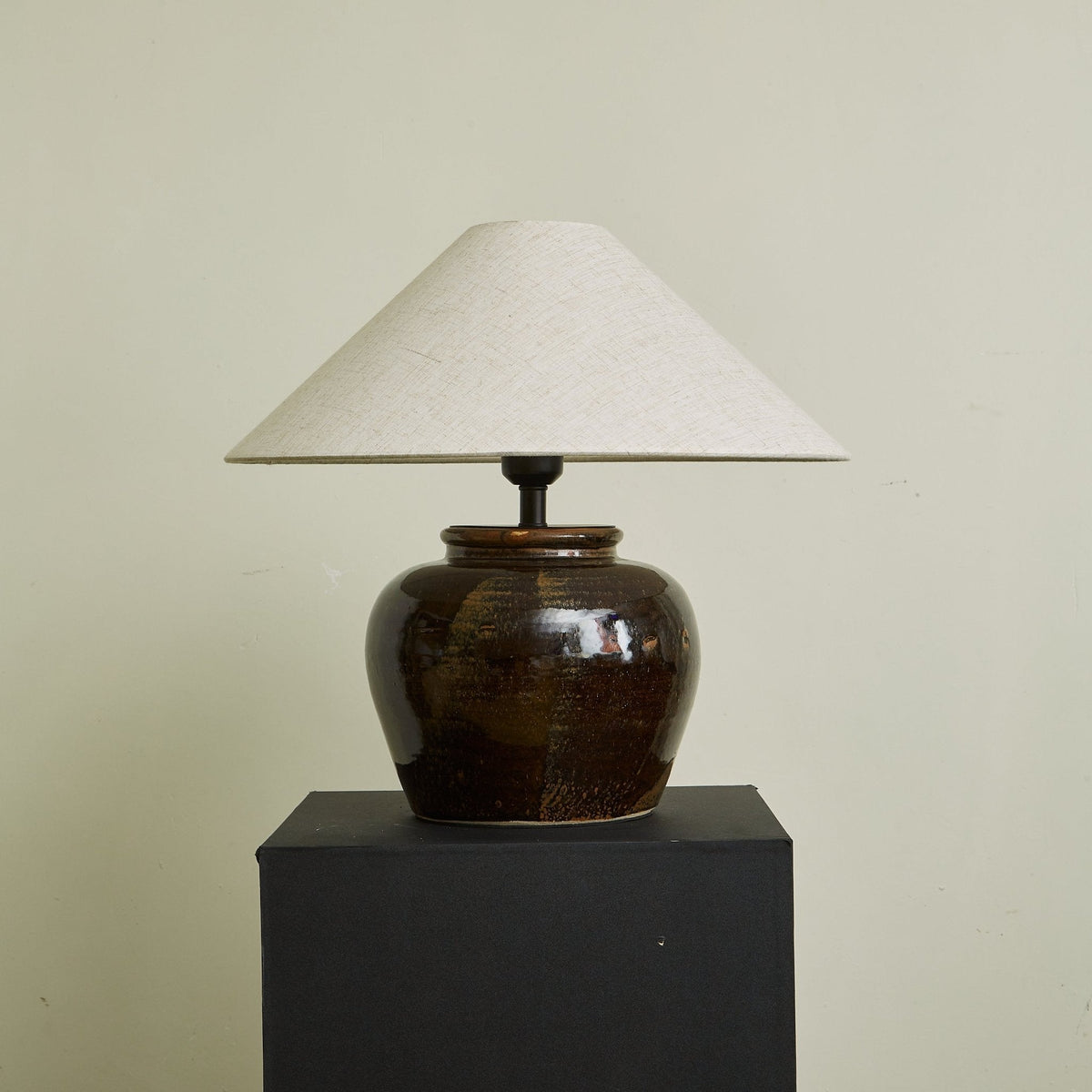 Ravien Umber Jar lampada da tavolo
