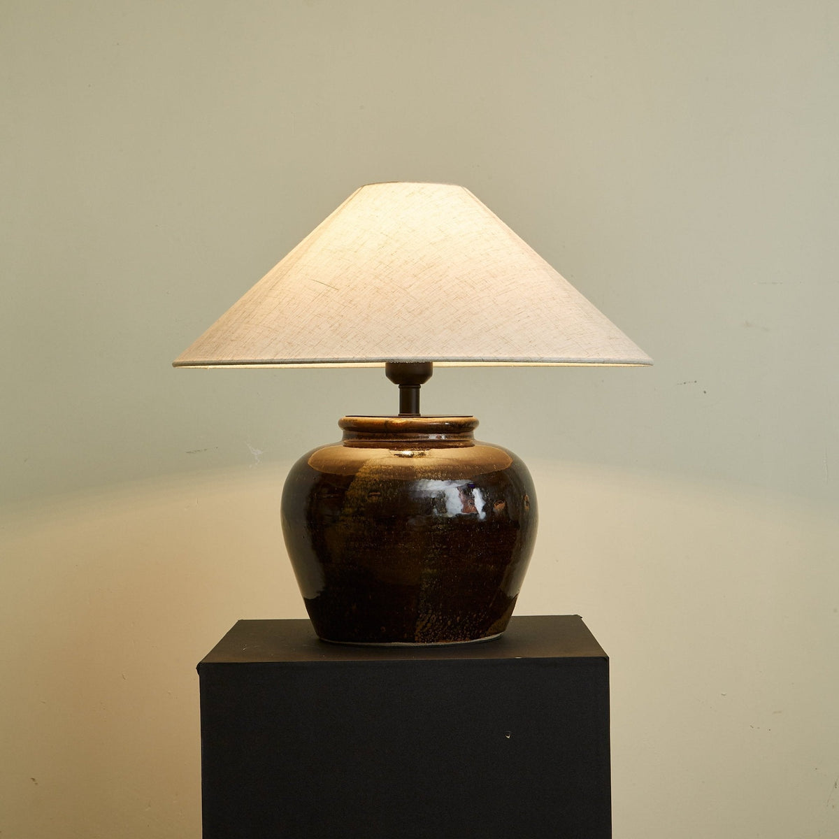 Ravien Umber Jar lampada da tavolo