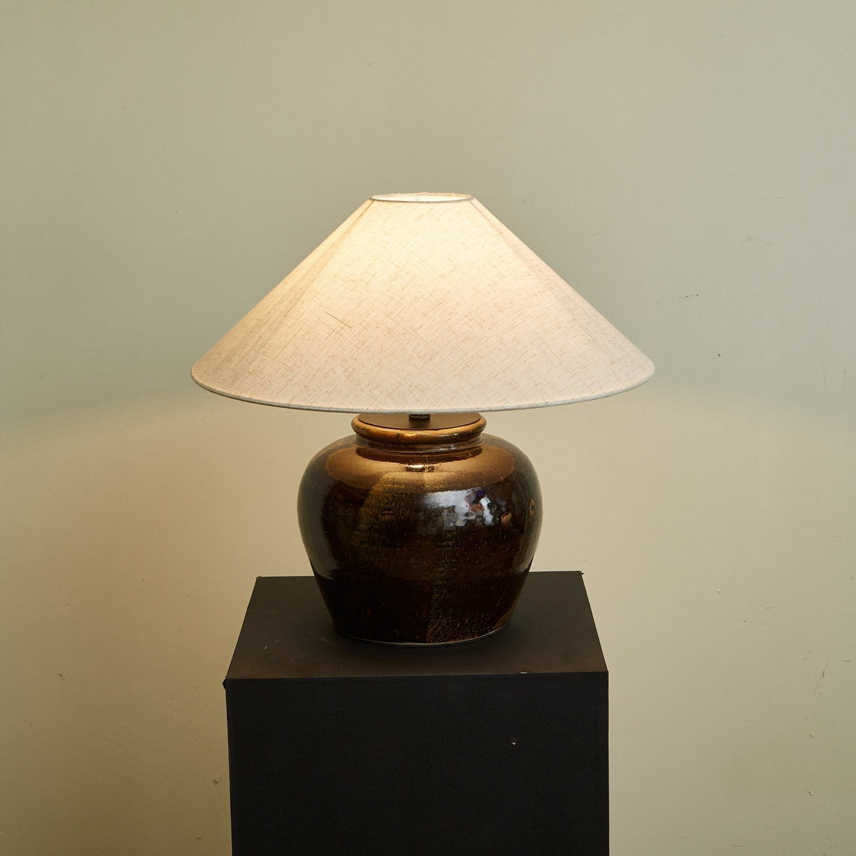 Ravien Umber Jar lampada da tavolo