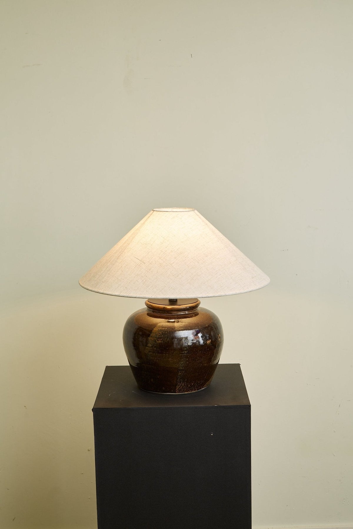 Ravien Umber Jar lampada da tavolo