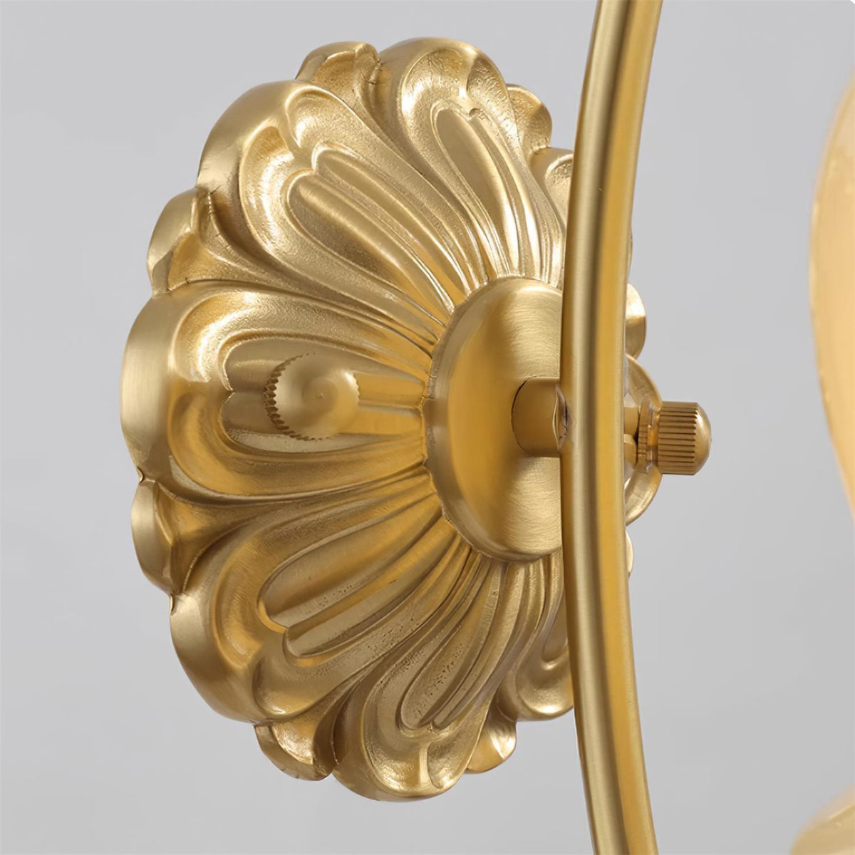 Dazell Art Flower lampada da parete in ottone e resina floreale
