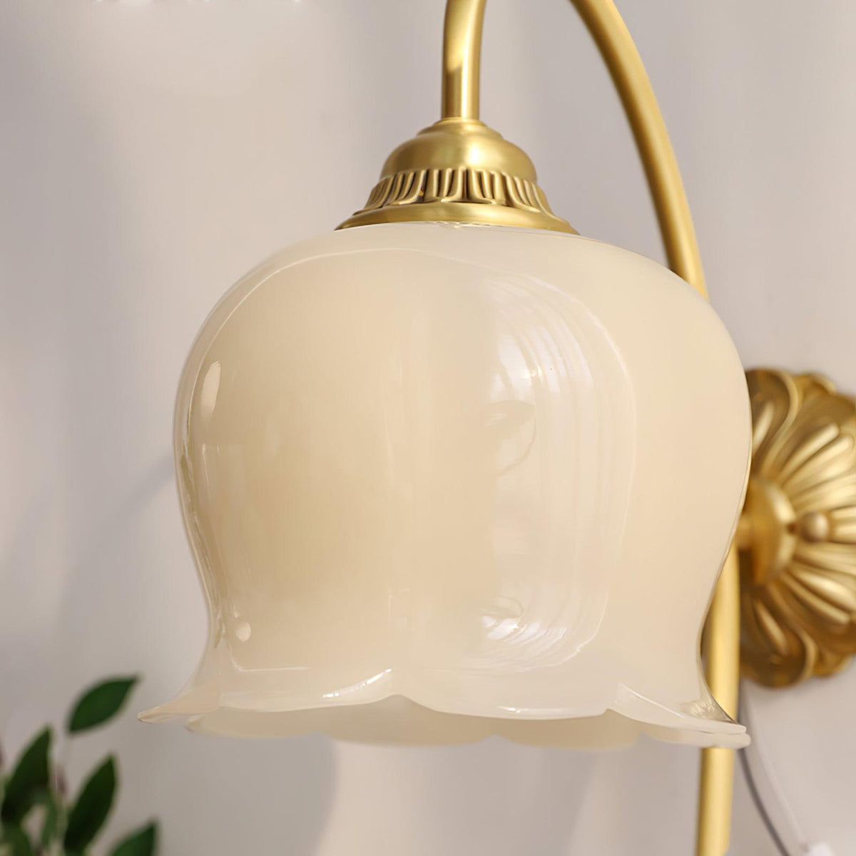 Dazell Art Flower lampada da parete in ottone e resina floreale