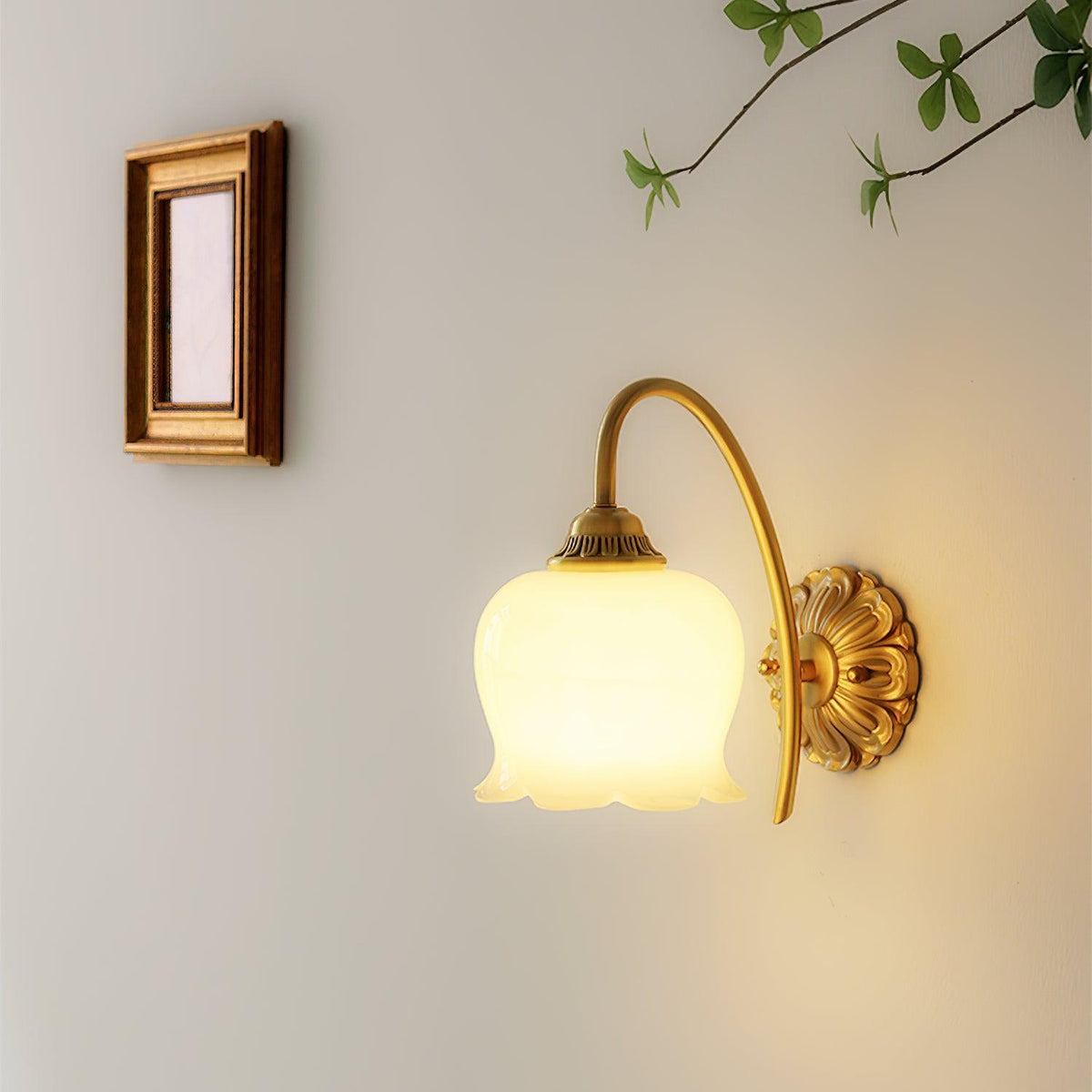 Dazell Art Flower lampada da parete in ottone e resina floreale