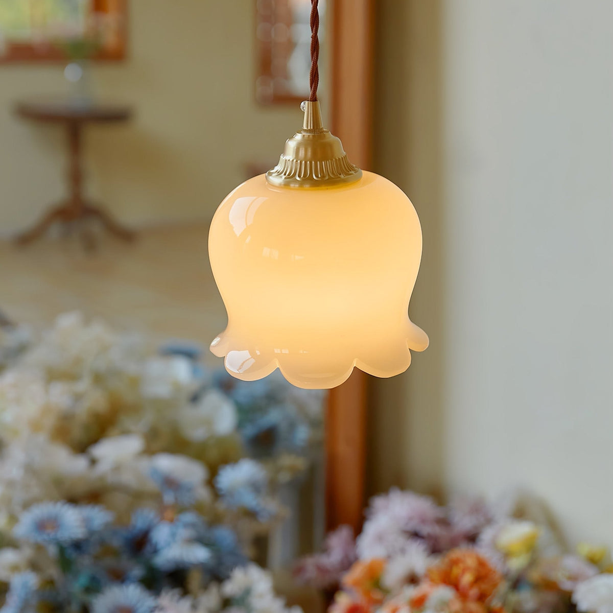 Veloza lampada a sospensione in ottone e resina Glam