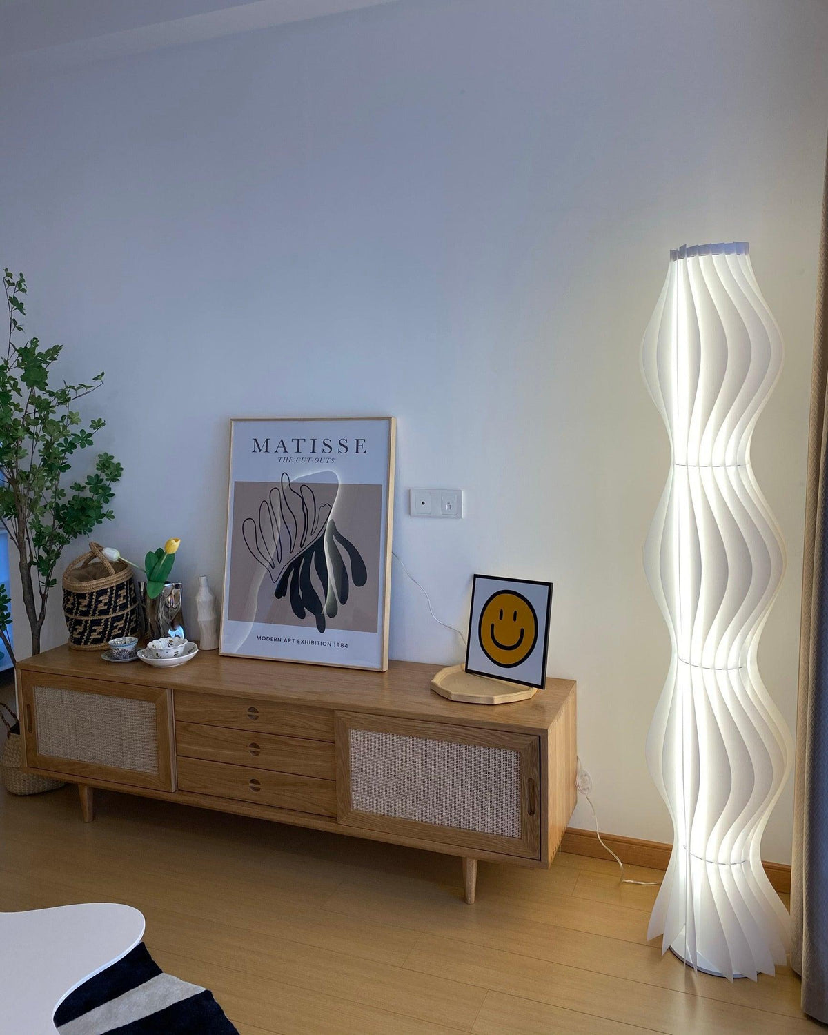 Dotha lampada da terra contemporanea