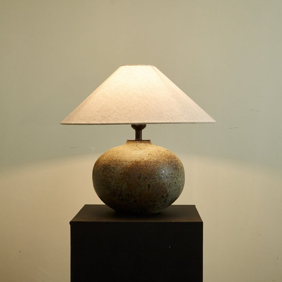 Faye lampada da tavolo in Ceramica moderna
