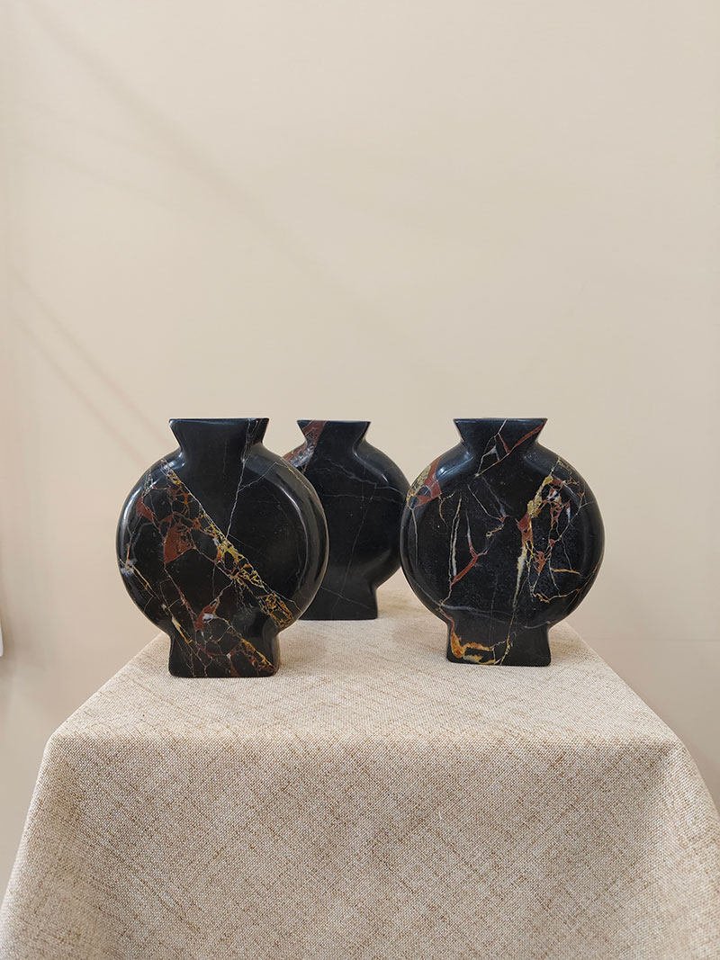 Gravion Vaso in marmo