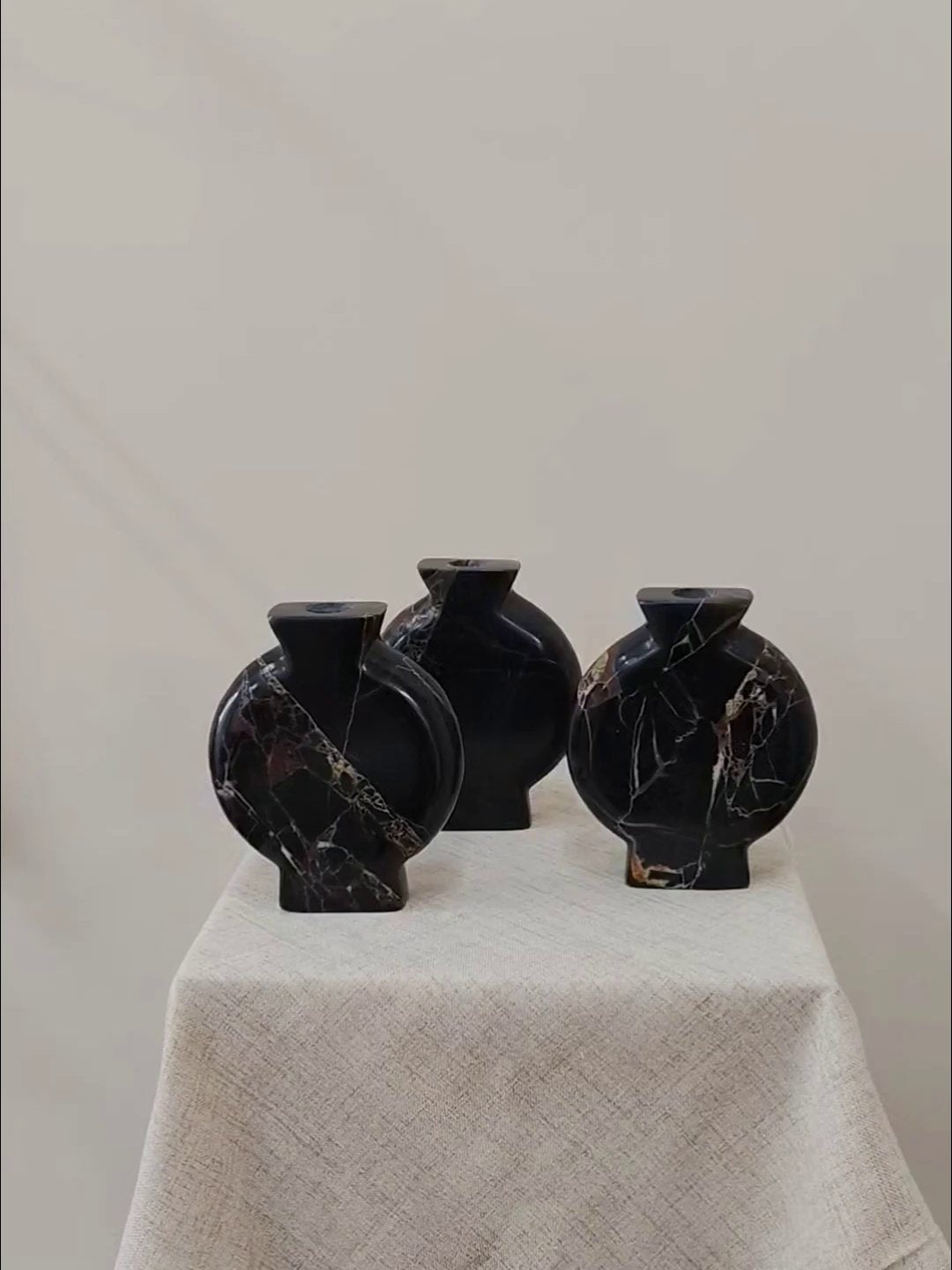 Gravion Vaso in marmo