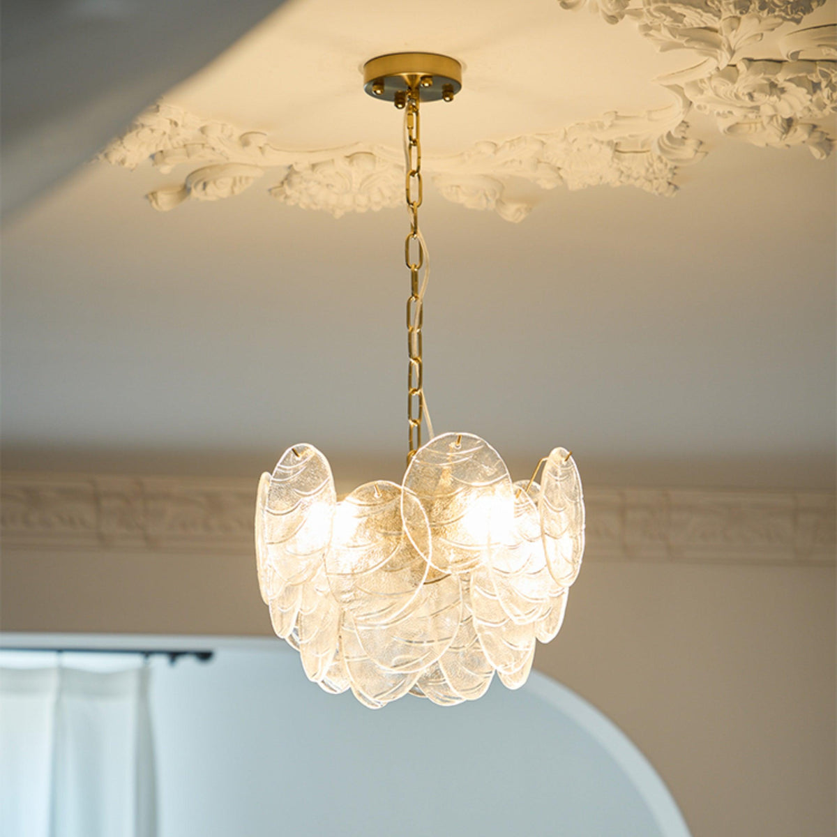 Lampadario in metallo con dischi di vetro e finitura oro, stile vittoriano