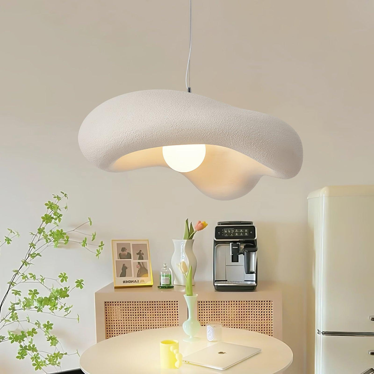 Lampada a sospensione in resina con forma organica per interni moderni Natural