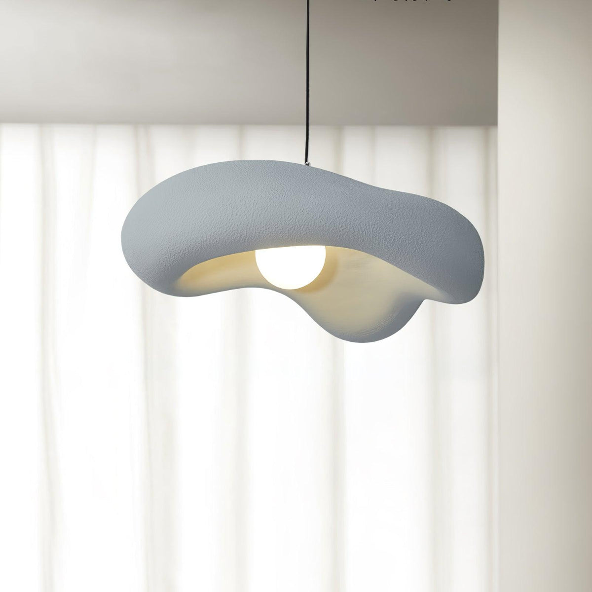 Lampada a sospensione in resina con forma organica per interni moderni Natural