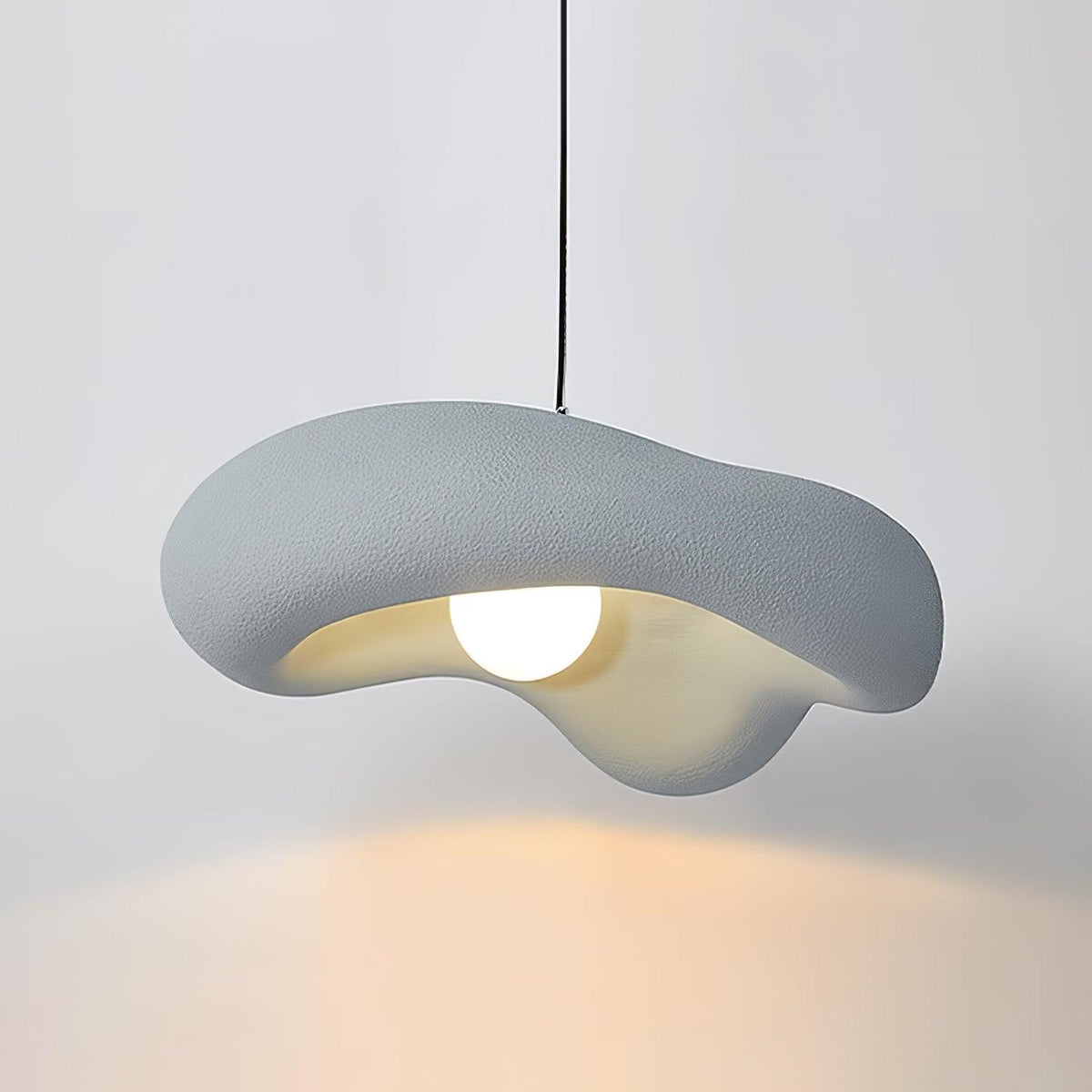 Lampada a sospensione in resina con forma organica per interni moderni Natural