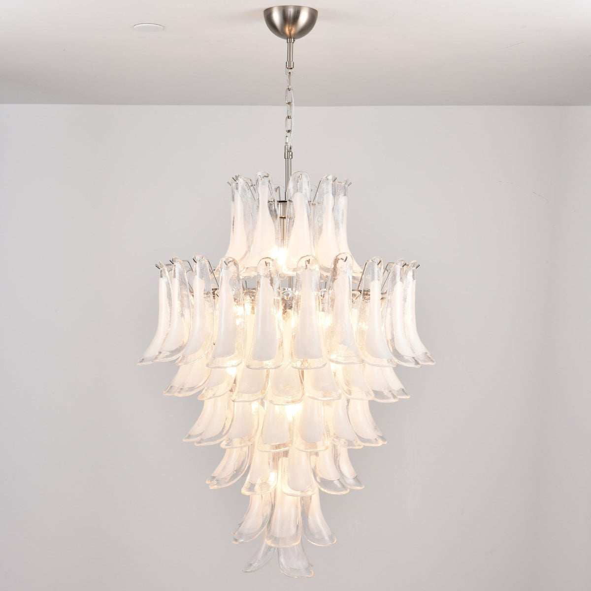 Eirivine lampadario petali in vetro bianco