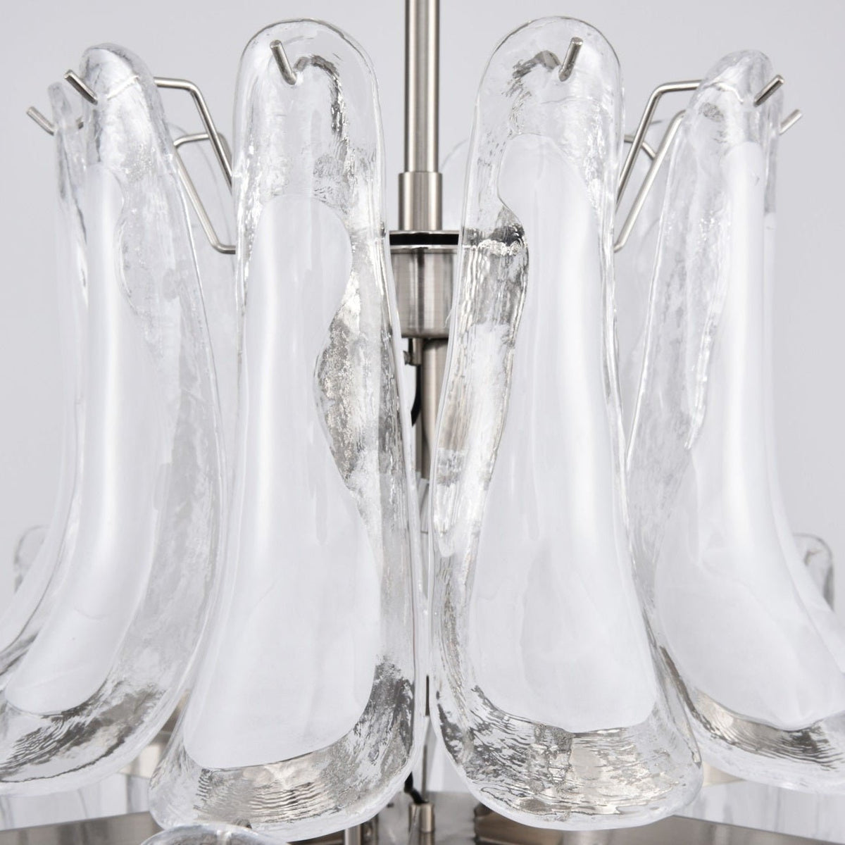 Eirivine lampadario petali in vetro bianco