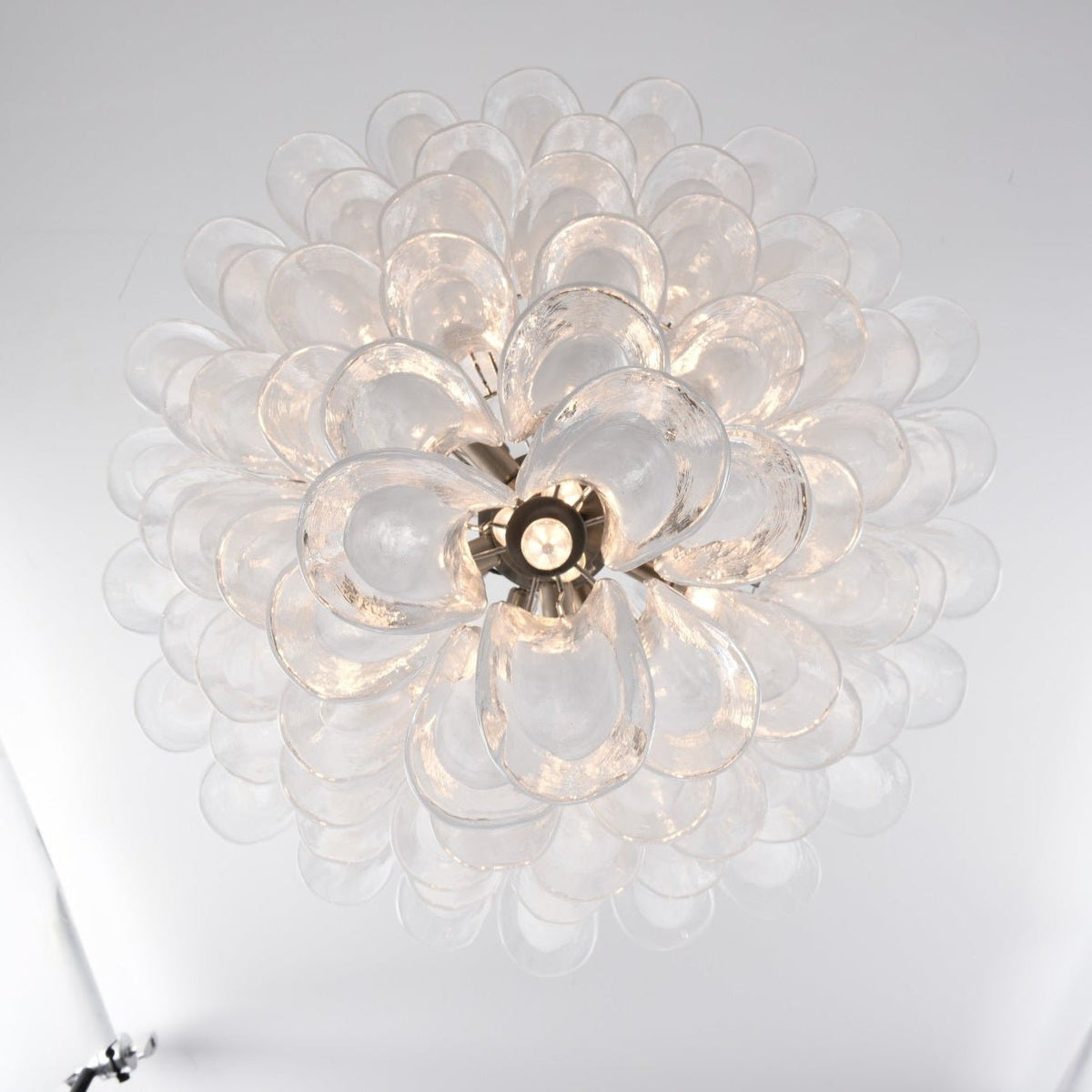 Eirivine lampadario petali in vetro bianco