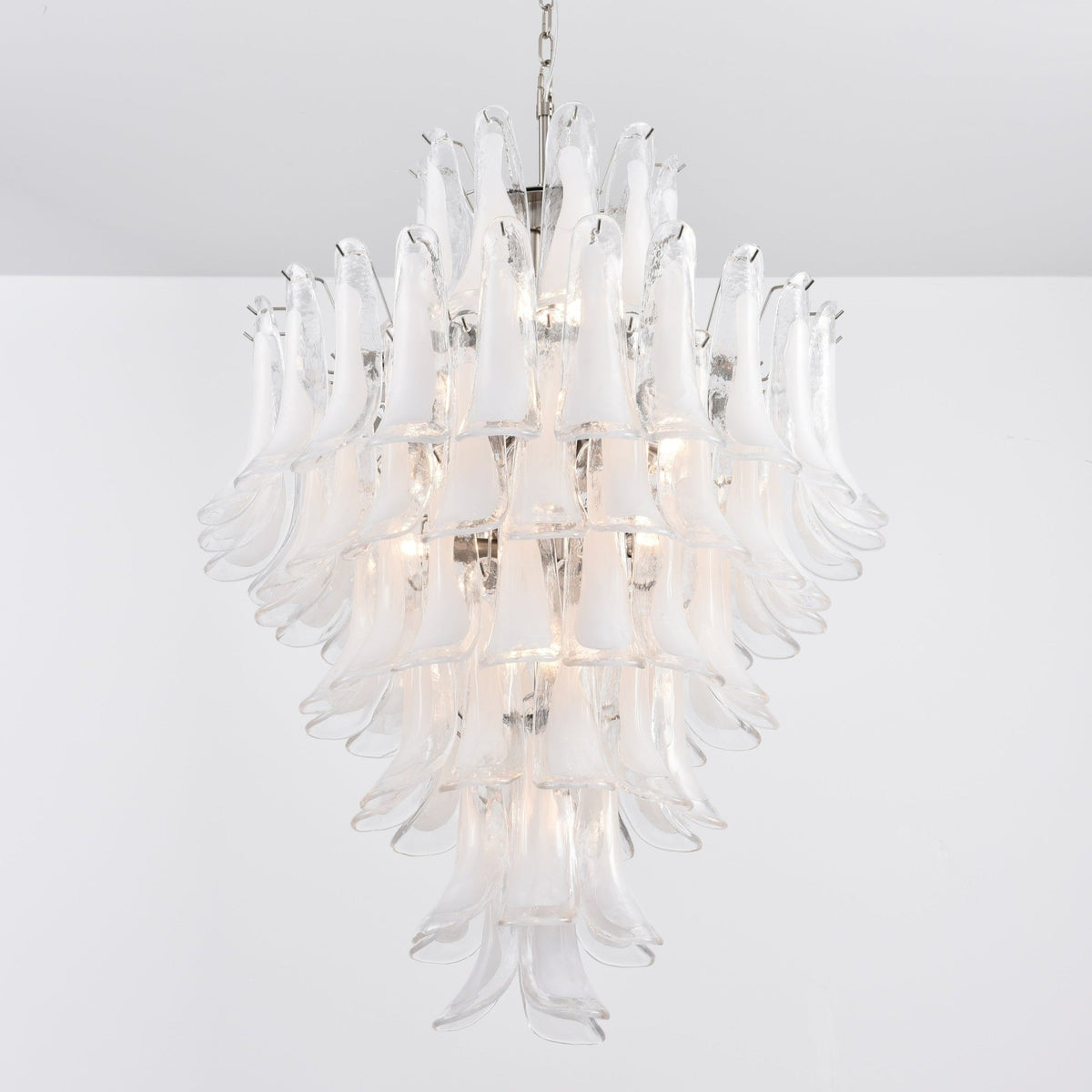 Eirivine lampadario petali in vetro bianco