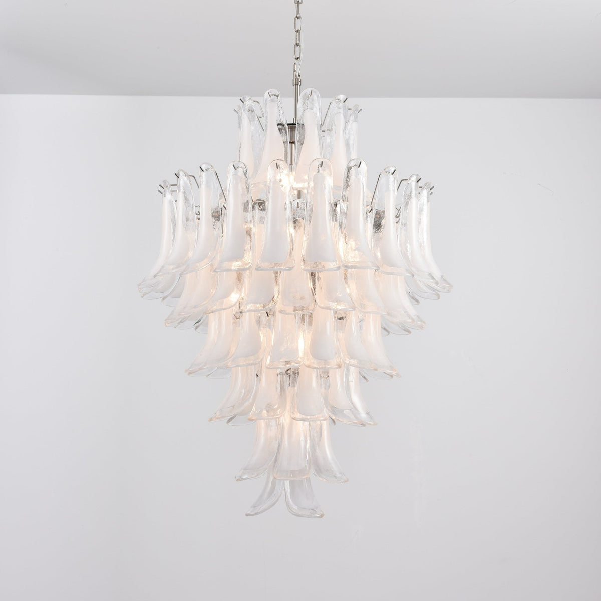 Eirivine lampadario petali in vetro bianco