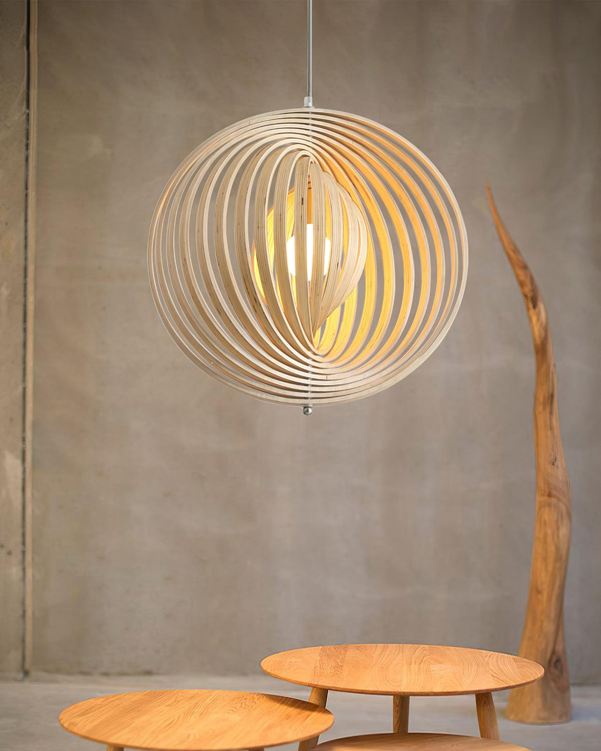 Lampada a sospensione legno Anelli sfera organica minimalista Ambiente