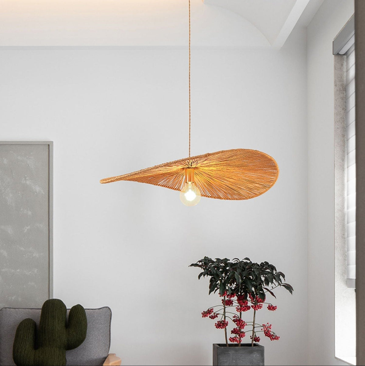 Solyn lampada a sospensione in rattan intrecciato a mano